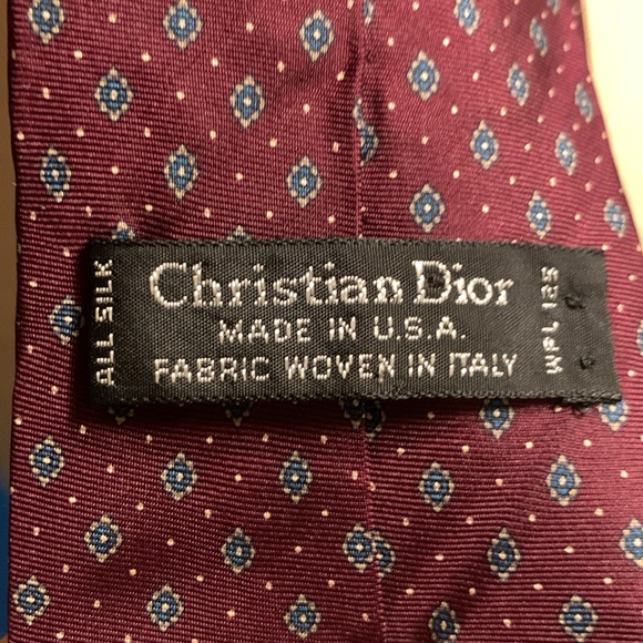CHRISTIAN DIOR PARIS ITALIAN SILK FOULARD NECKTIE. - Picture 6 of 12